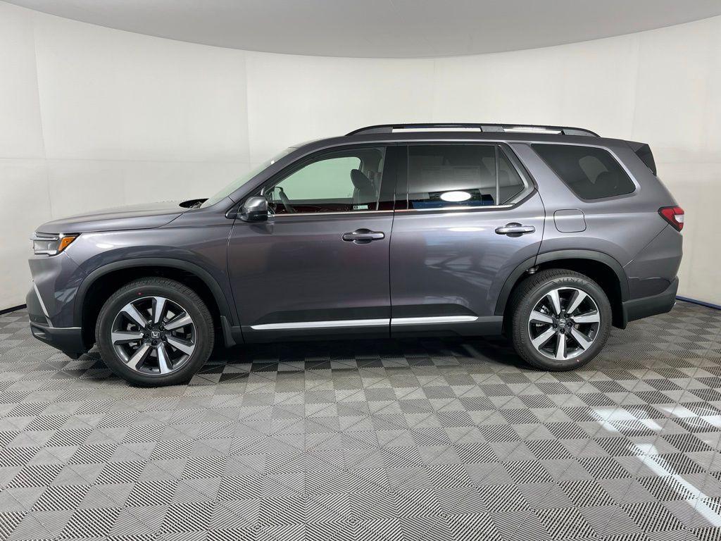 new 2025 Honda Pilot car, priced at $51,095