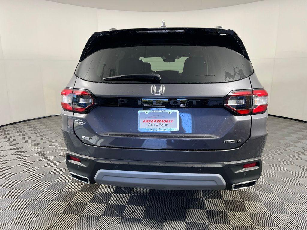 new 2025 Honda Pilot car, priced at $51,095