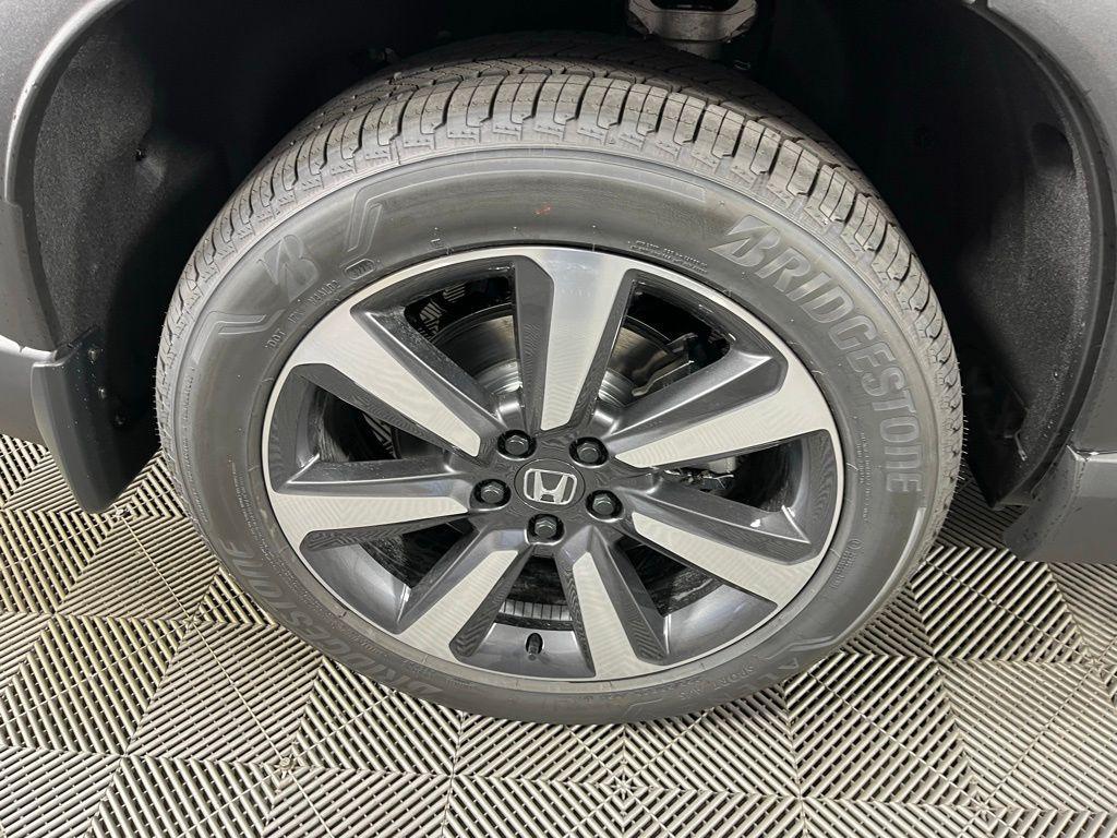 new 2025 Honda Pilot car, priced at $51,095