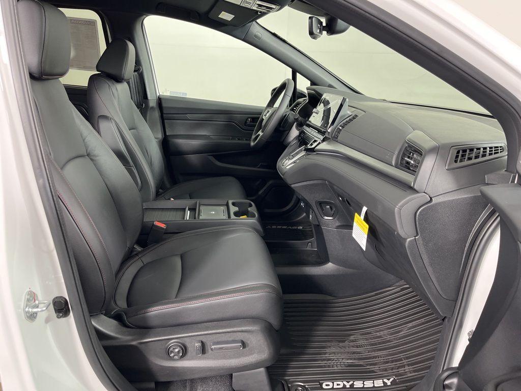 new 2026 Honda Odyssey car, priced at $45,845