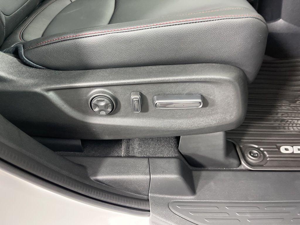 new 2026 Honda Odyssey car, priced at $45,845