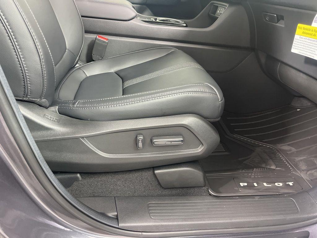 new 2025 Honda Pilot car, priced at $51,780
