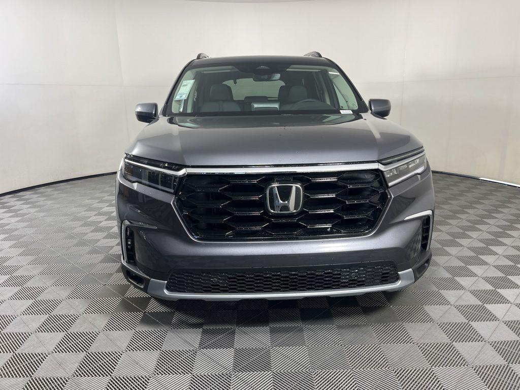 new 2025 Honda Pilot car, priced at $51,780