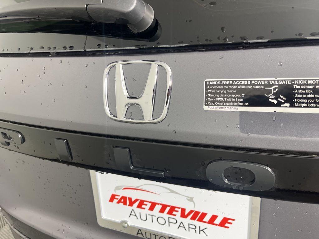 new 2025 Honda Pilot car, priced at $51,780