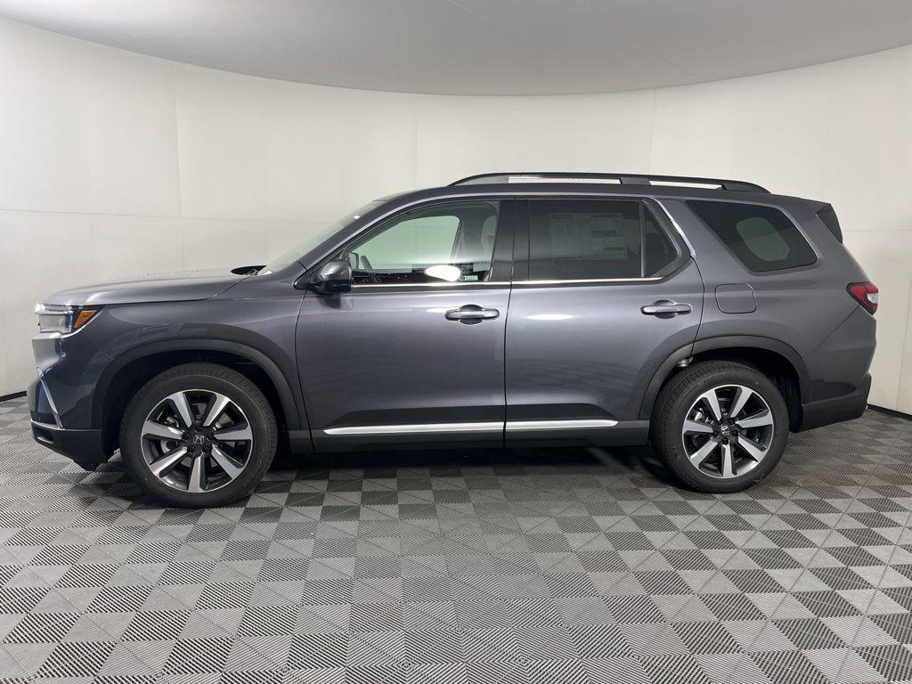 new 2025 Honda Pilot car, priced at $51,780