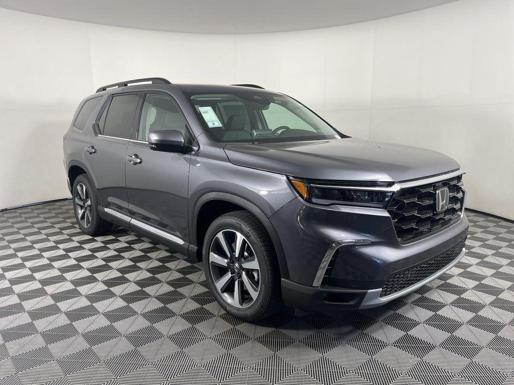 new 2025 Honda Pilot car, priced at $51,780