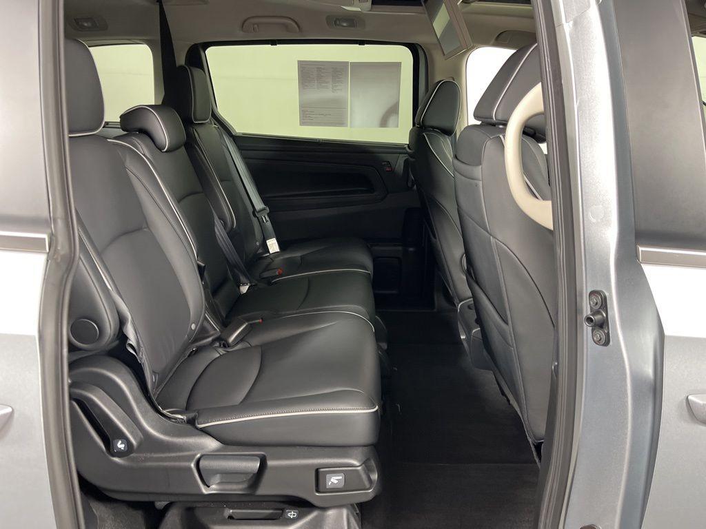 used 2025 Honda Odyssey car, priced at $43,277