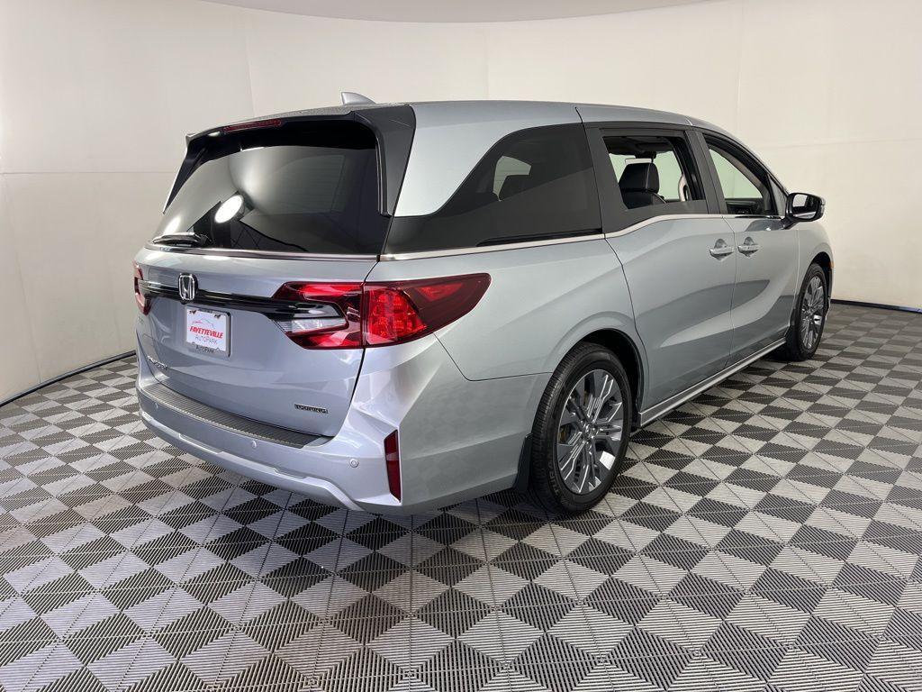 used 2025 Honda Odyssey car, priced at $43,277