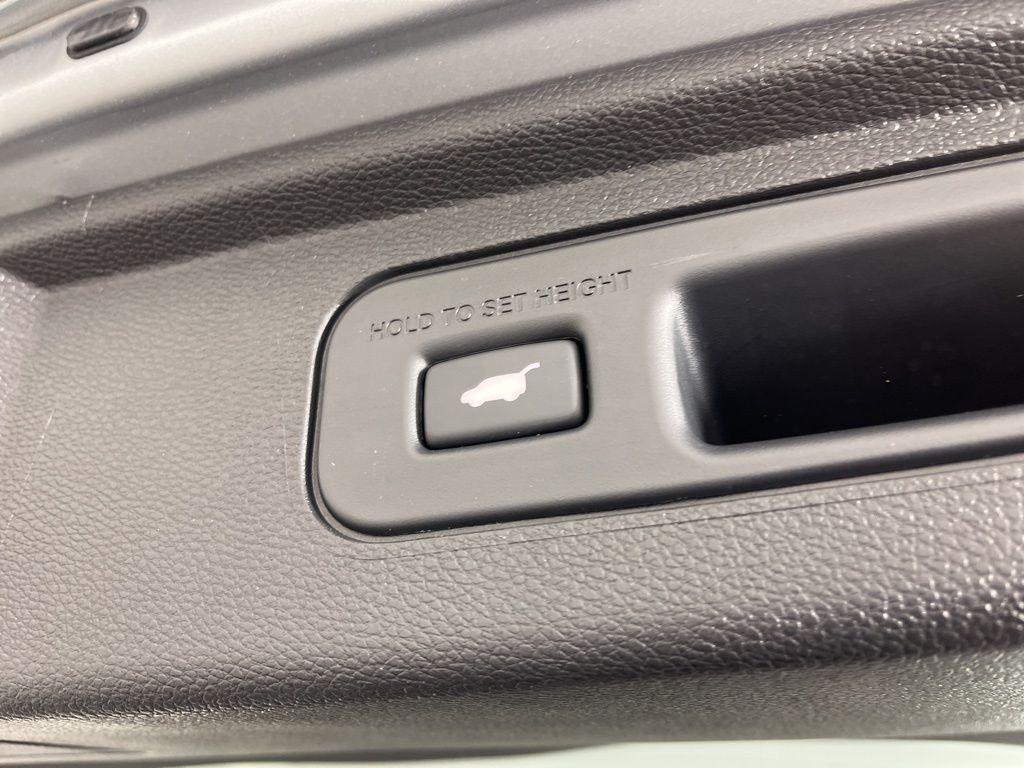 used 2025 Honda Odyssey car, priced at $43,277
