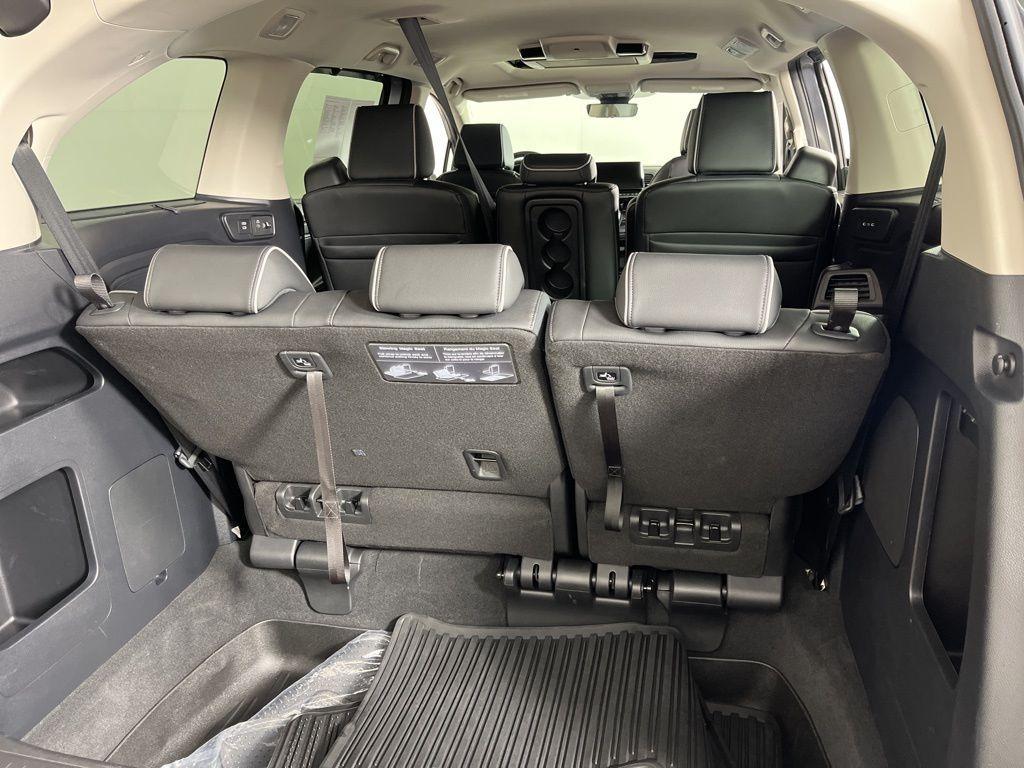 used 2025 Honda Odyssey car, priced at $43,277