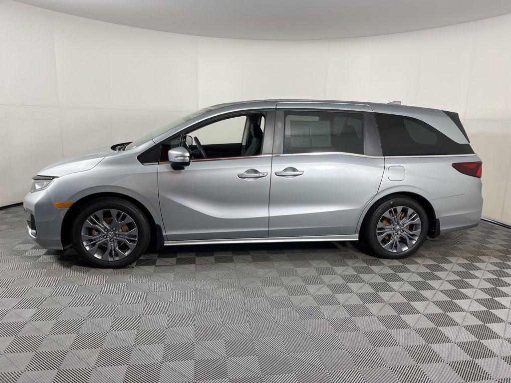 used 2025 Honda Odyssey car, priced at $43,277