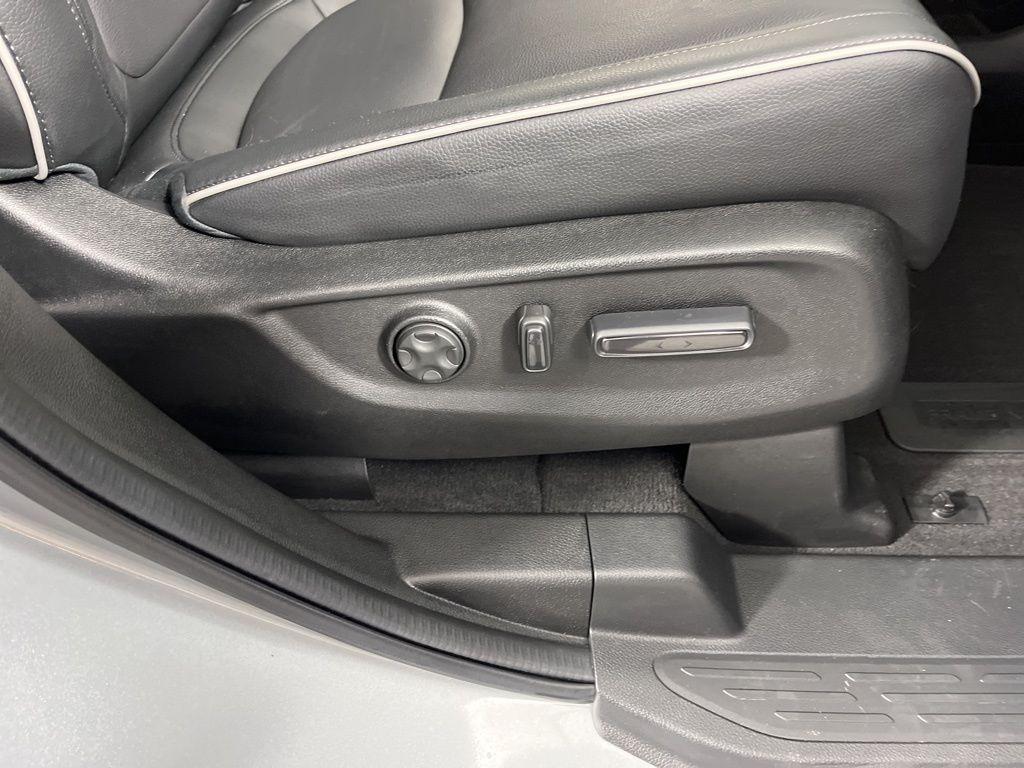 used 2025 Honda Odyssey car, priced at $43,277