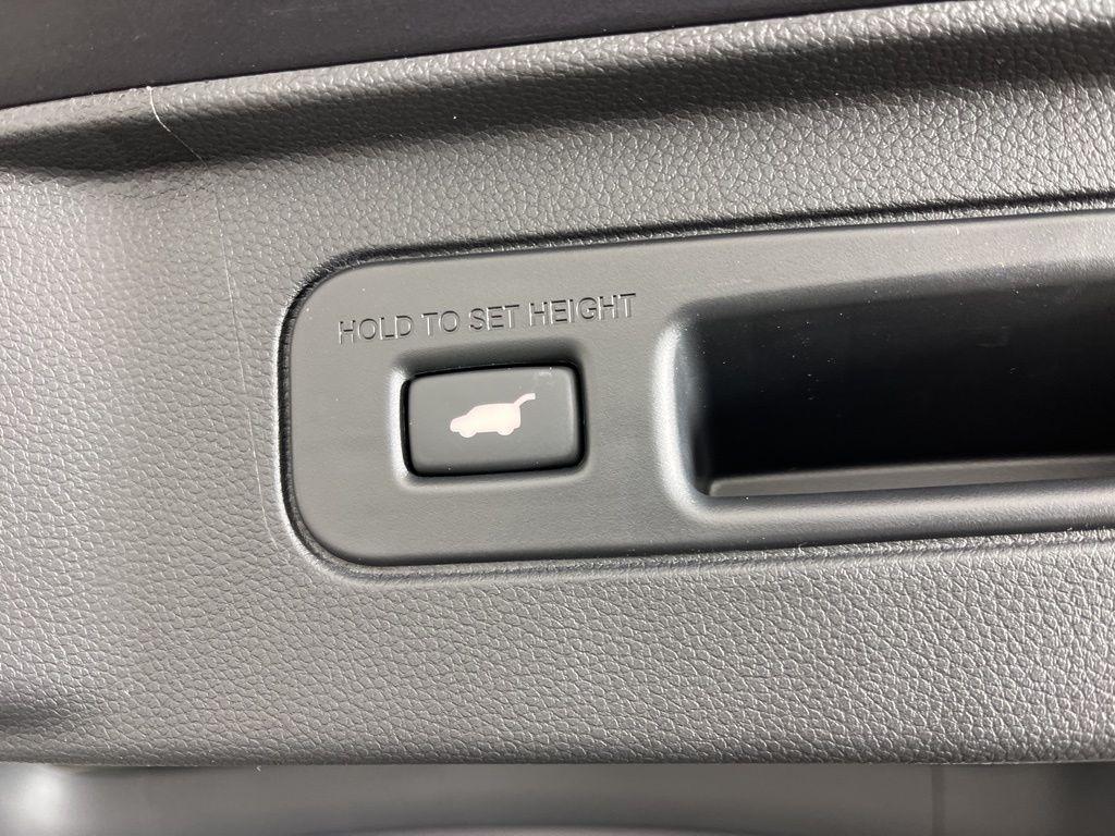 new 2025 Honda Pilot car, priced at $47,927