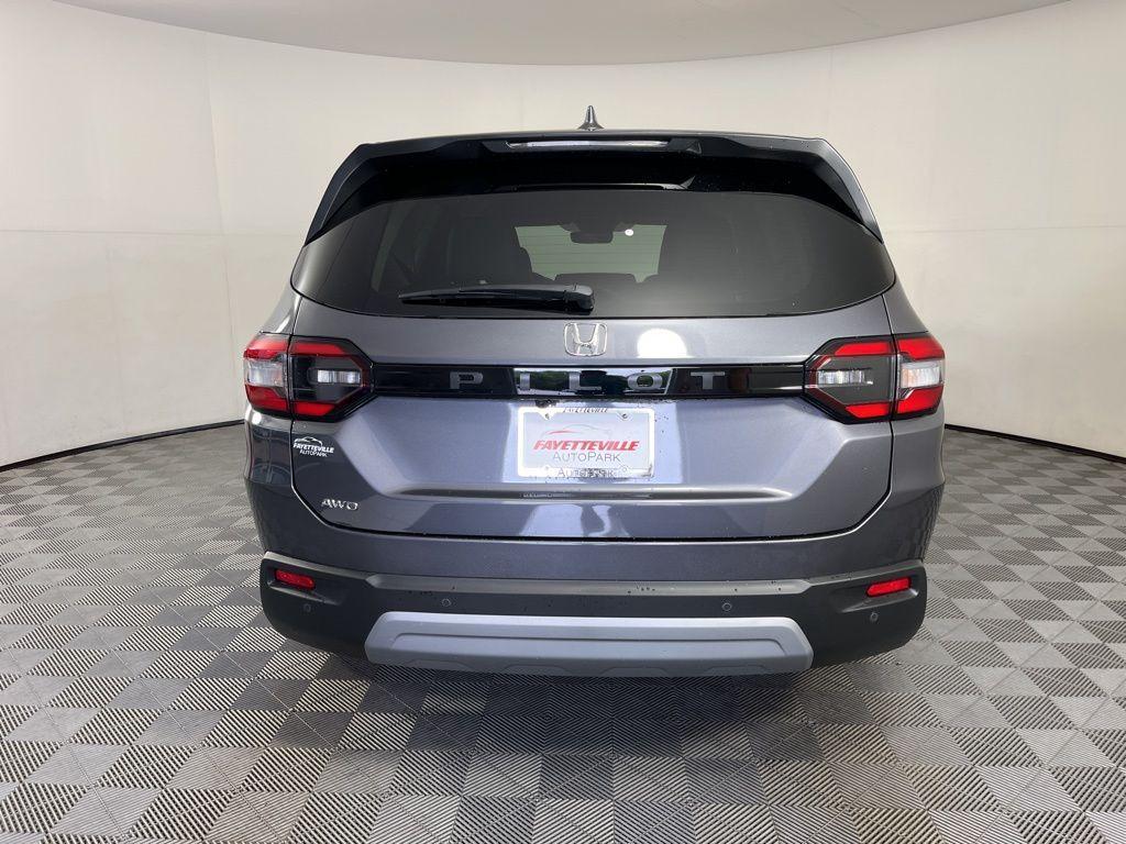 new 2025 Honda Pilot car, priced at $47,927