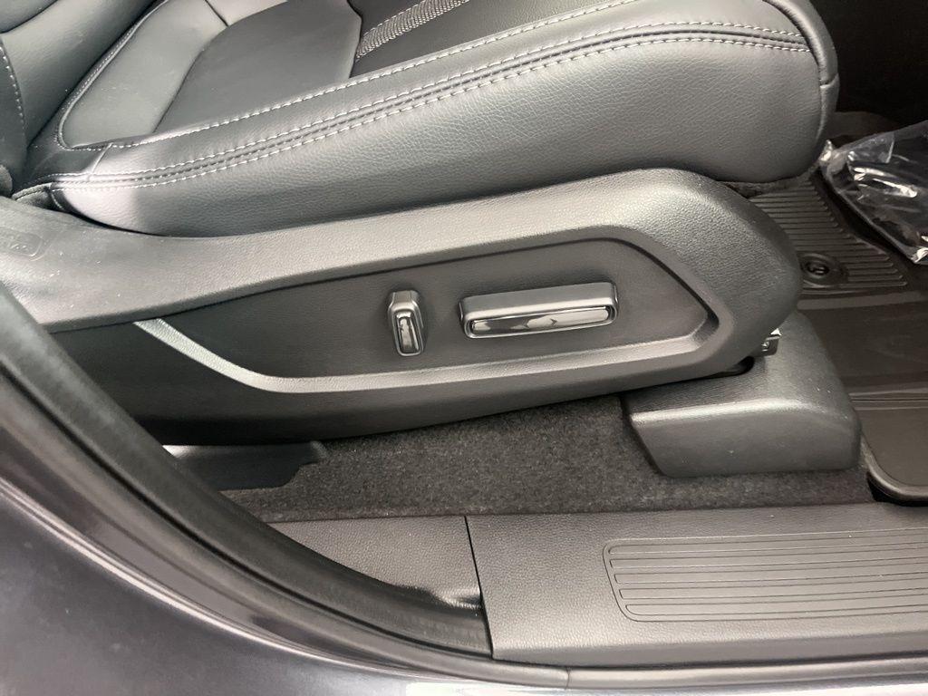 new 2025 Honda Pilot car, priced at $47,927