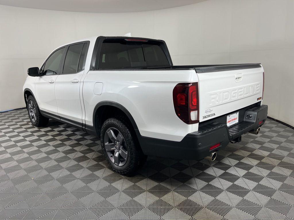used 2024 Honda Ridgeline car, priced at $36,303