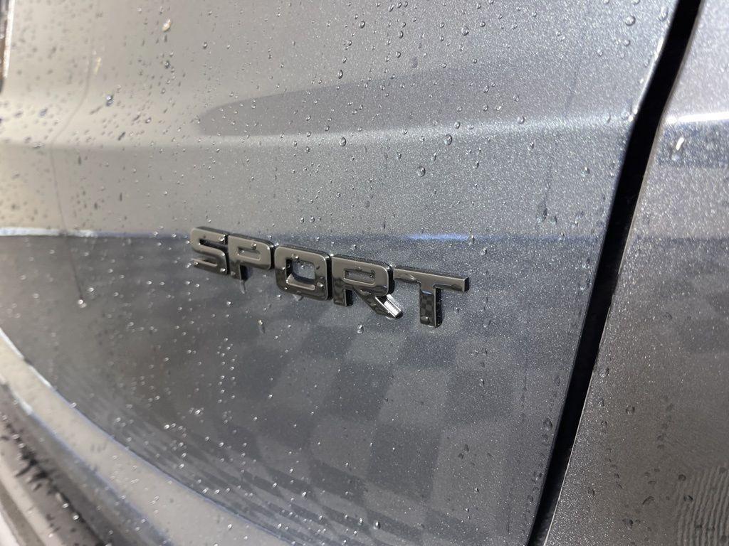 new 2026 Honda CR-V Hybrid car, priced at $38,580