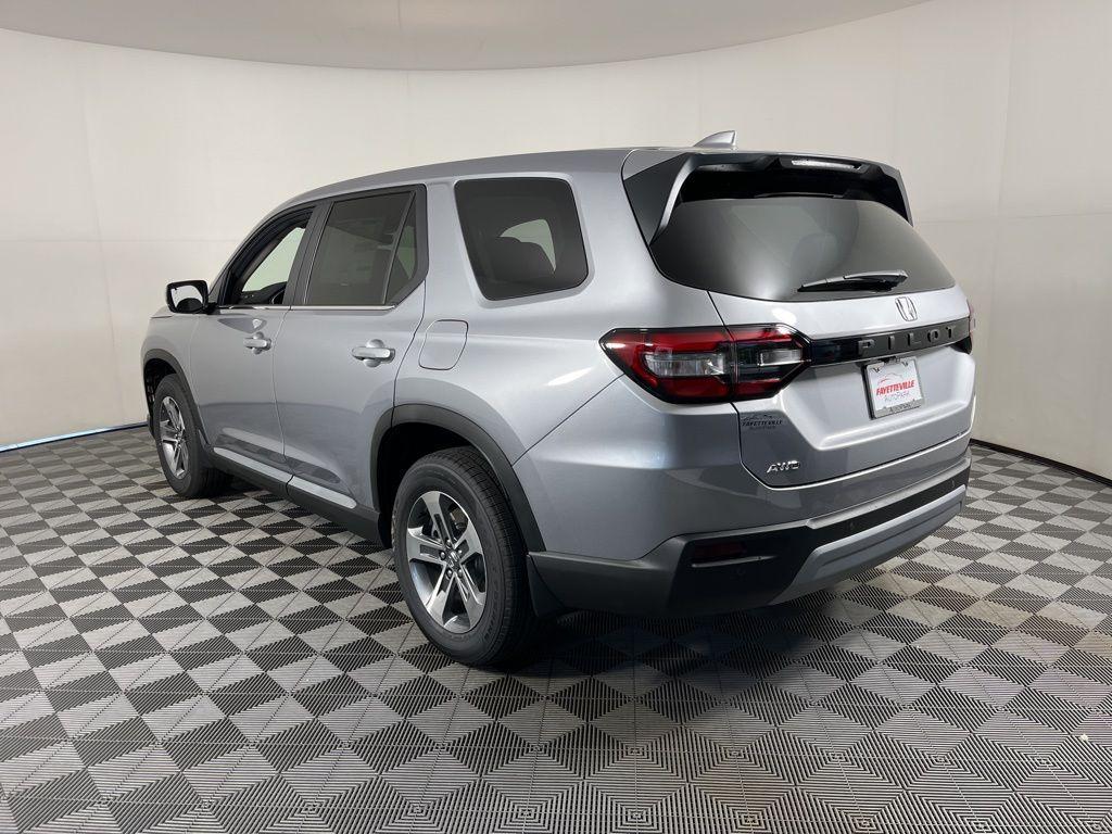 new 2025 Honda Pilot car, priced at $47,050