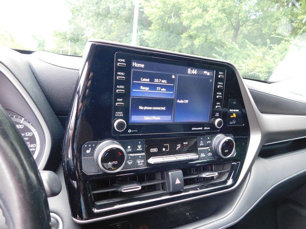 used 2020 Toyota Highlander car, priced at $27,489
