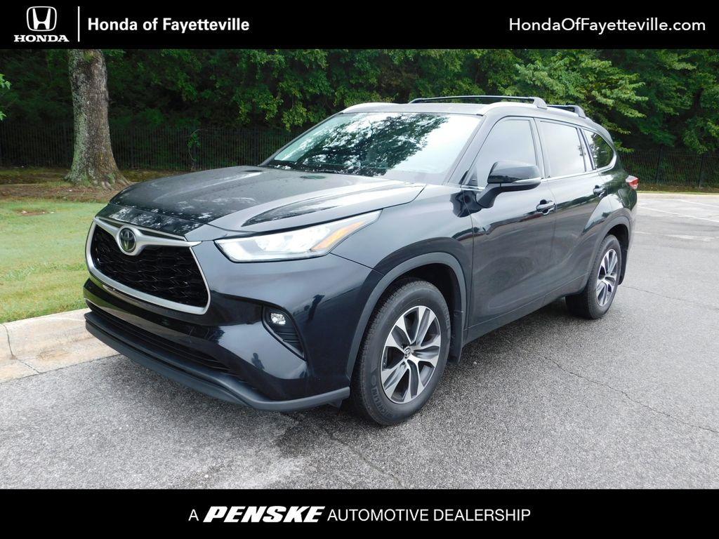 used 2020 Toyota Highlander car, priced at $27,489