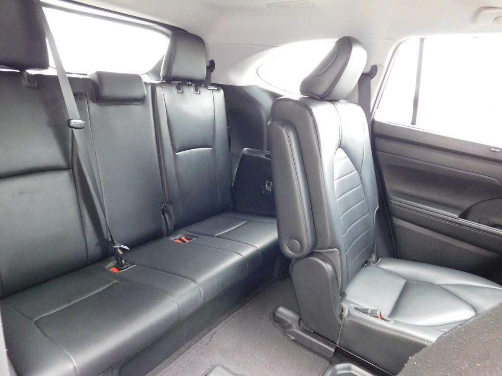 used 2020 Toyota Highlander car, priced at $27,489