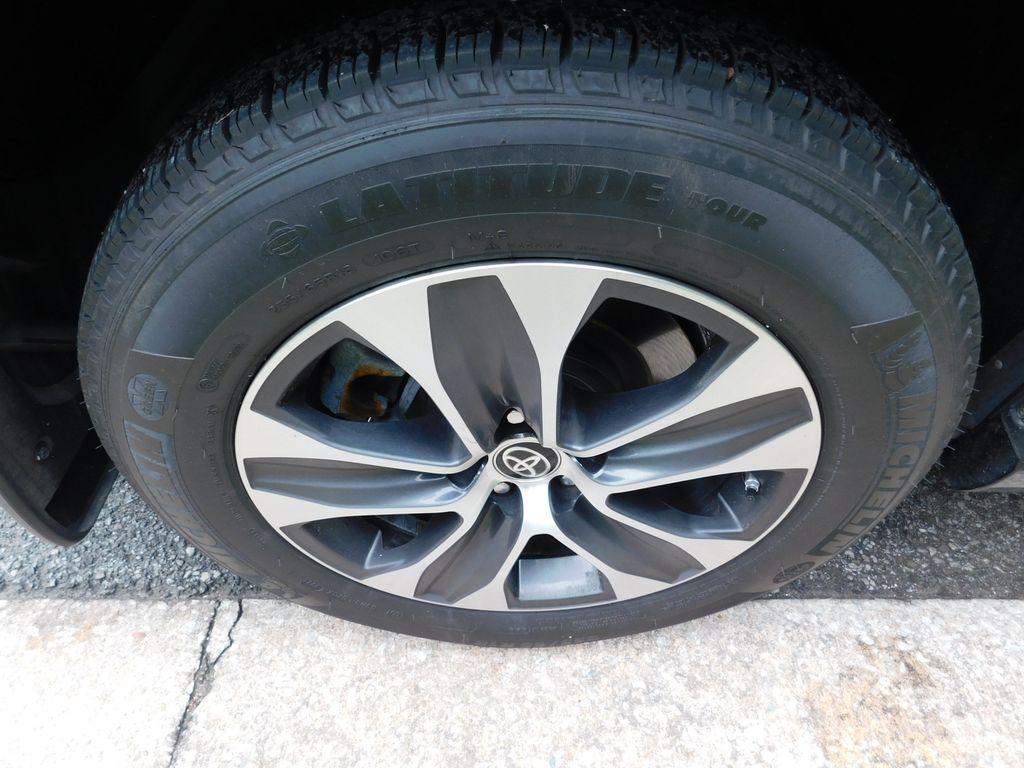 used 2020 Toyota Highlander car, priced at $27,489