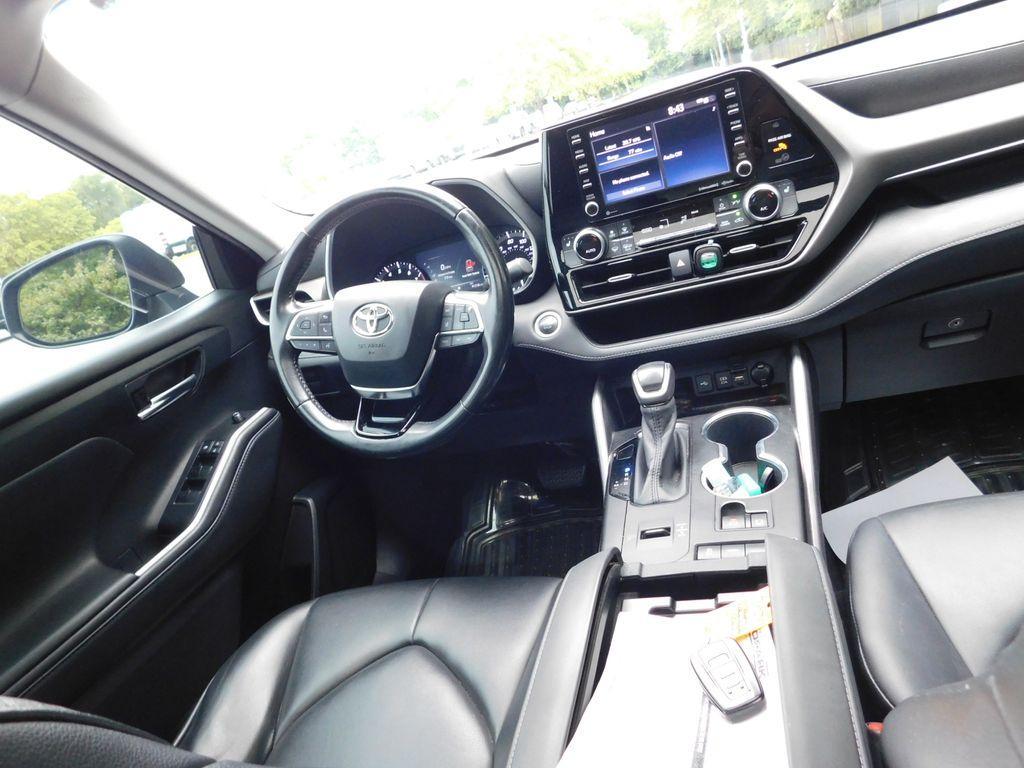 used 2020 Toyota Highlander car, priced at $27,489