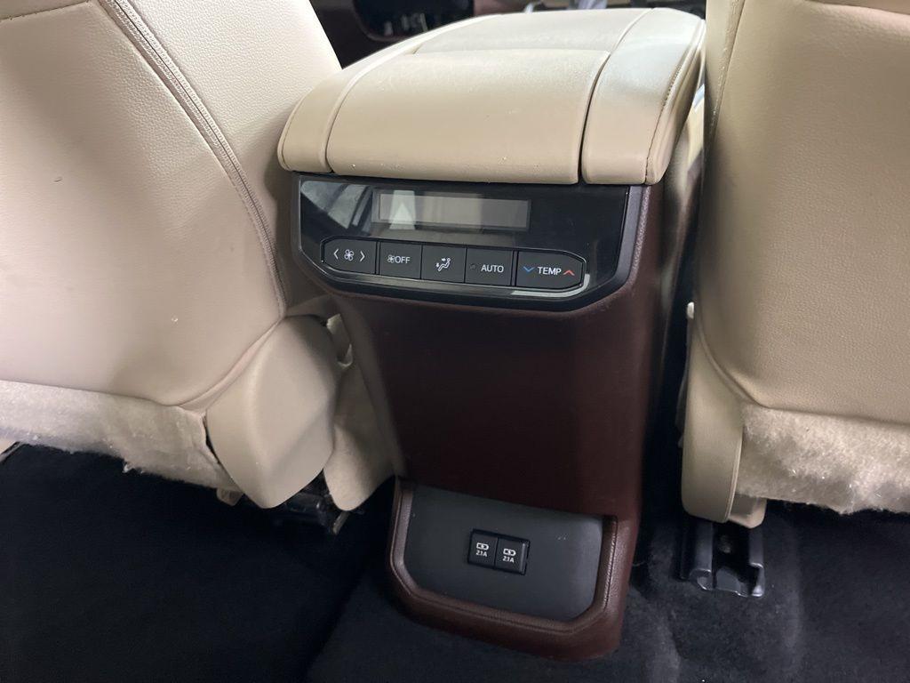 used 2021 Toyota Highlander car, priced at $25,558