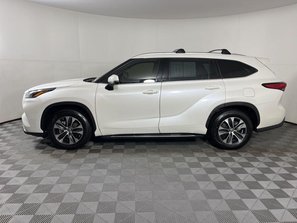 used 2021 Toyota Highlander car, priced at $25,558