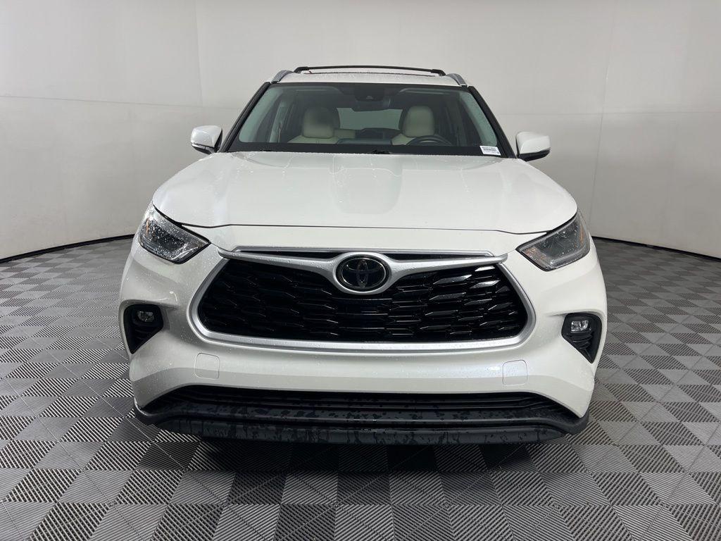used 2021 Toyota Highlander car, priced at $25,558