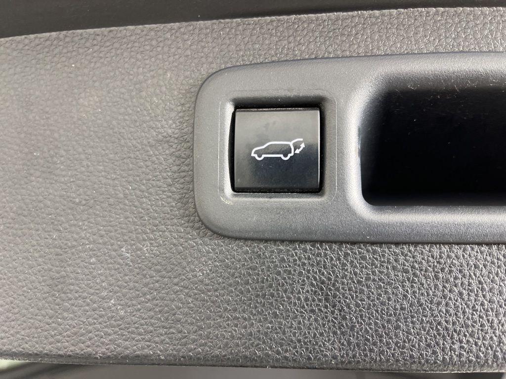 used 2021 Toyota Highlander car, priced at $25,558