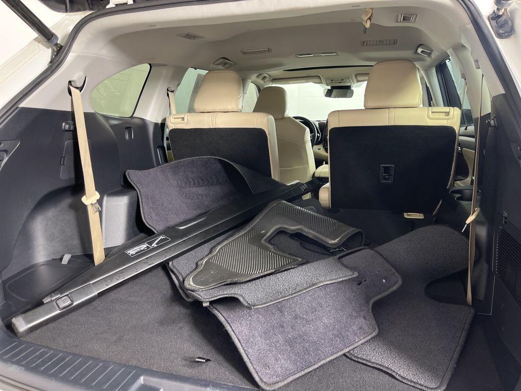 used 2021 Toyota Highlander car, priced at $25,558