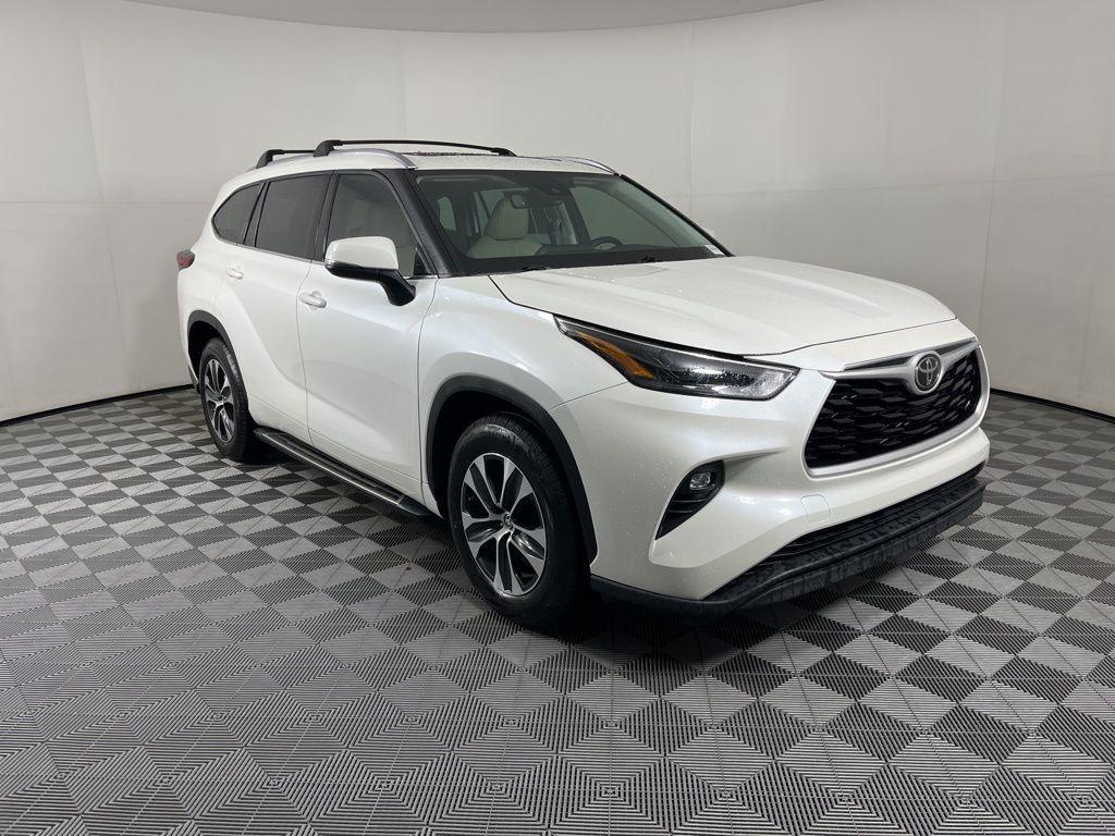 used 2021 Toyota Highlander car, priced at $25,558