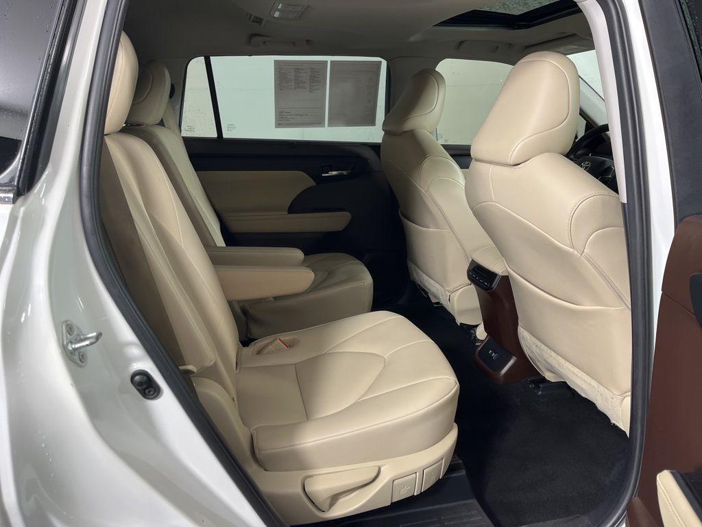 used 2021 Toyota Highlander car, priced at $25,558