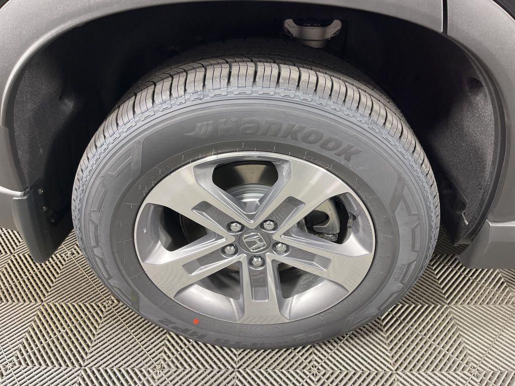 new 2025 Honda Pilot car, priced at $44,995