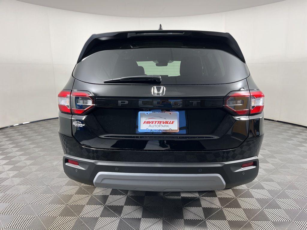 new 2025 Honda Pilot car, priced at $44,995