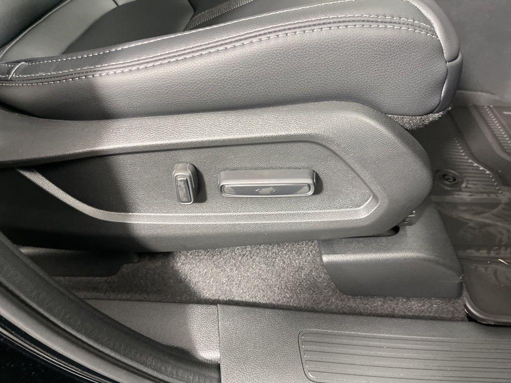 new 2025 Honda Pilot car, priced at $44,995