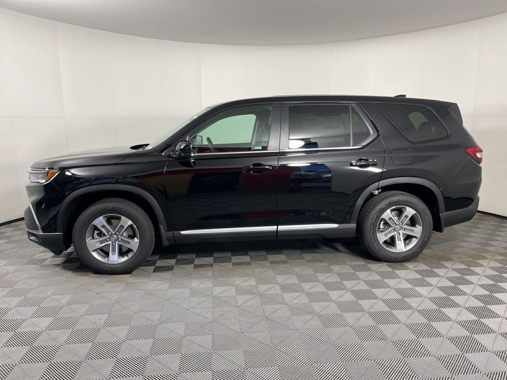 new 2025 Honda Pilot car, priced at $44,995