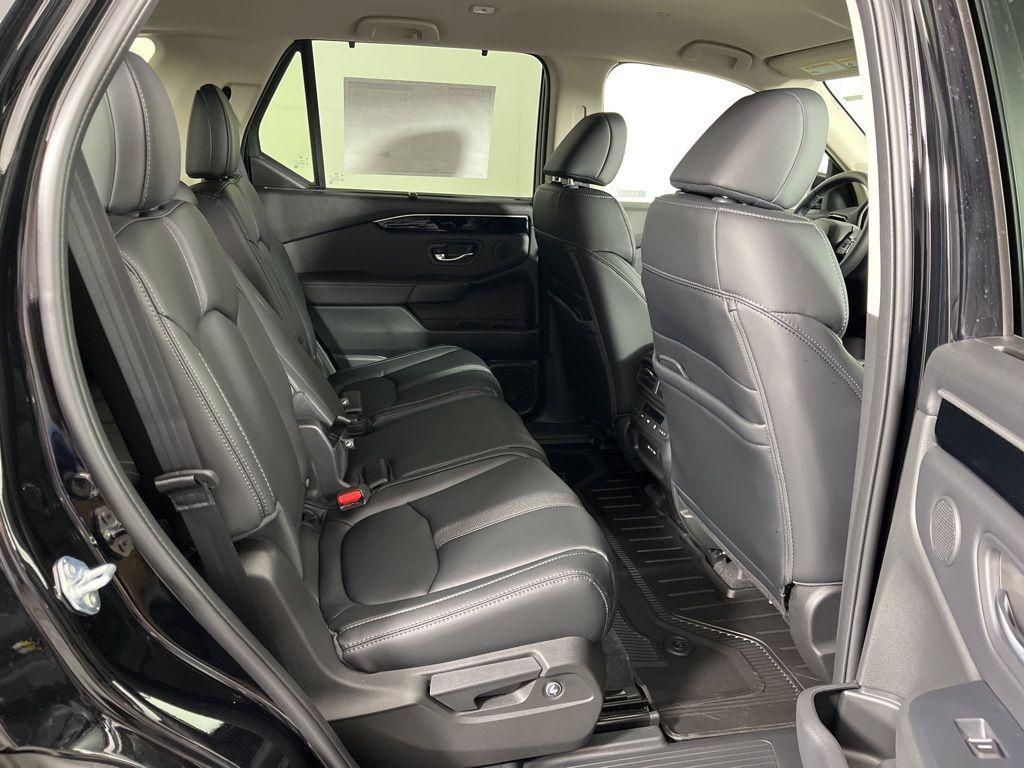 new 2025 Honda Pilot car, priced at $44,995