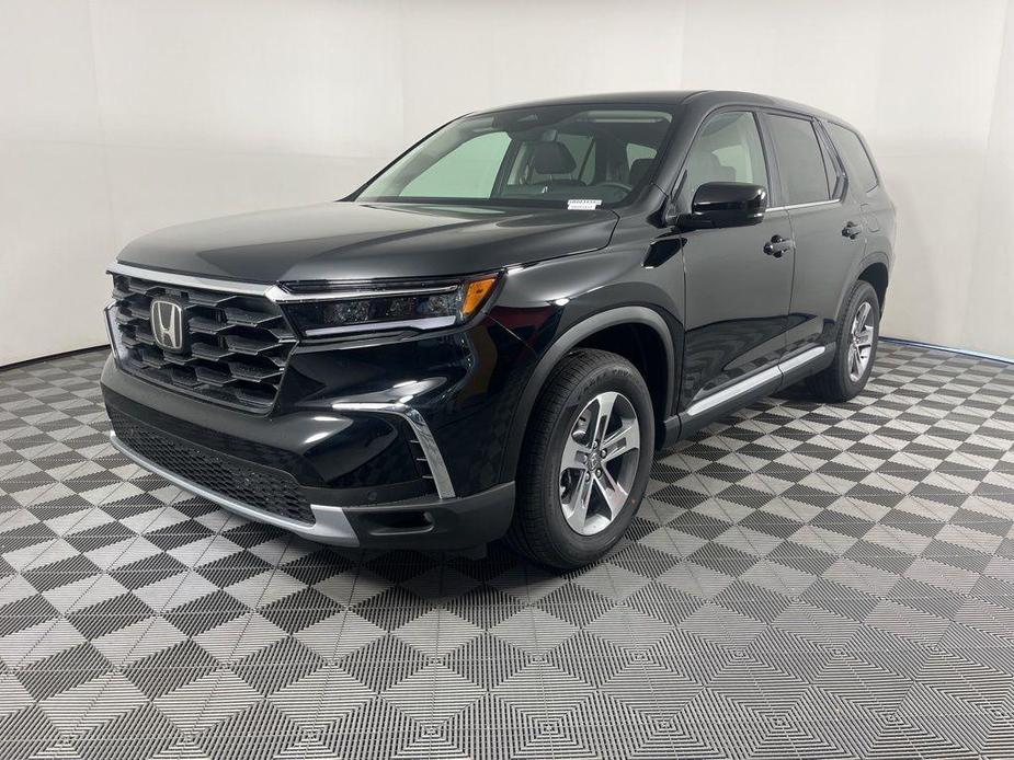 new 2025 Honda Pilot car, priced at $46,995