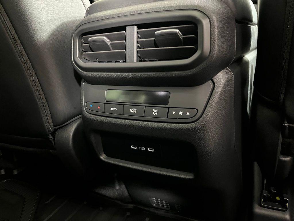 new 2025 Honda Pilot car, priced at $49,450