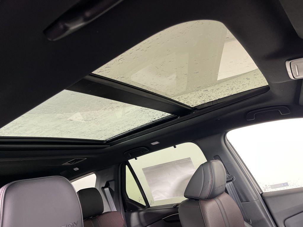 new 2025 Honda Pilot car, priced at $56,075