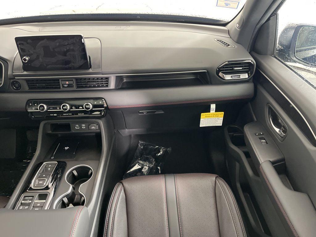 new 2025 Honda Pilot car, priced at $56,075