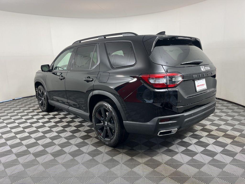 new 2025 Honda Pilot car, priced at $56,075