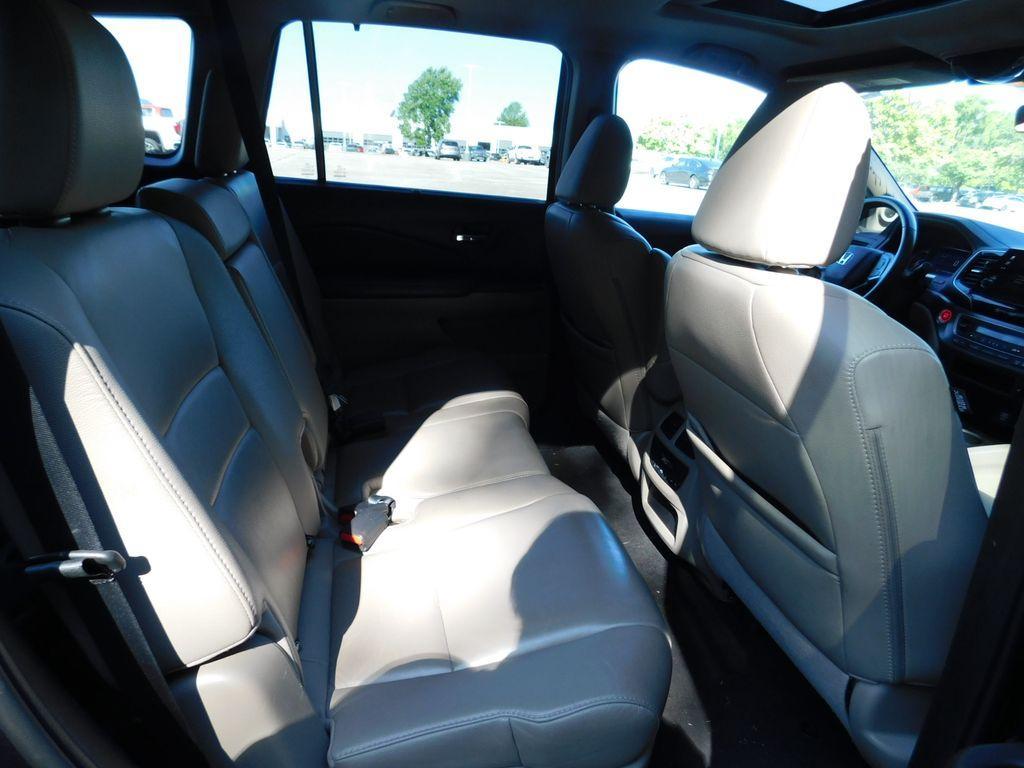 used 2020 Honda Pilot car, priced at $27,997