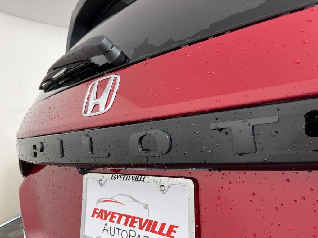 new 2025 Honda Pilot car, priced at $49,405
