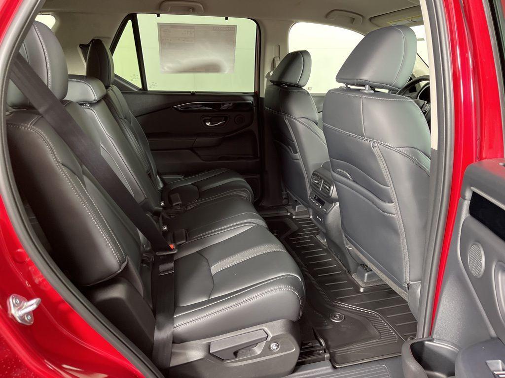 new 2025 Honda Pilot car, priced at $49,405