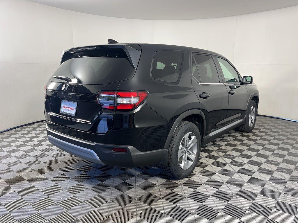 new 2025 Honda Pilot car, priced at $44,995