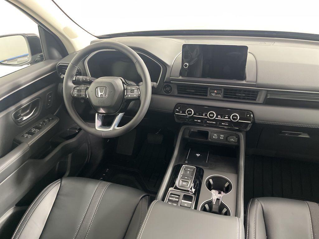 new 2025 Honda Pilot car, priced at $44,995