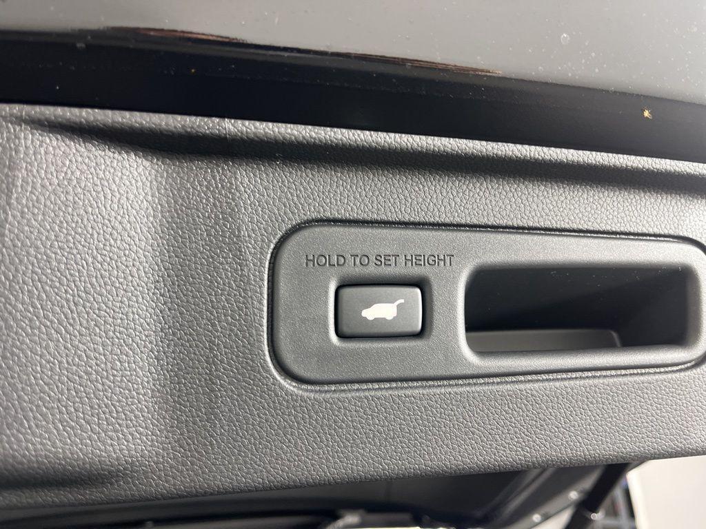 new 2025 Honda Pilot car, priced at $44,995